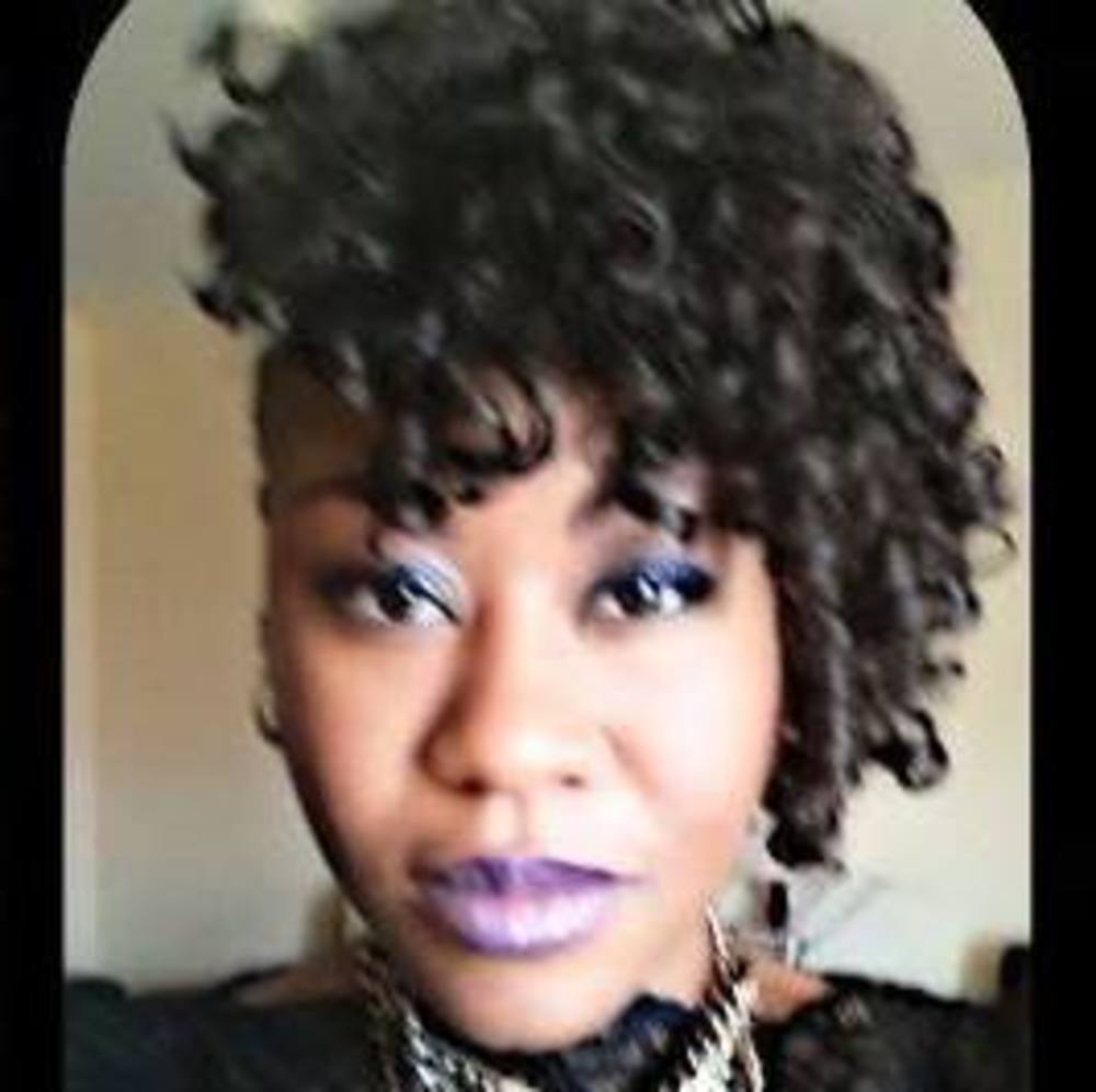 Meet your Posher, Mekiaila